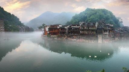 【联合发团】春季 韶山+玻璃桥+森林公园+天门山+凤凰 双高6日跟团游F湖南