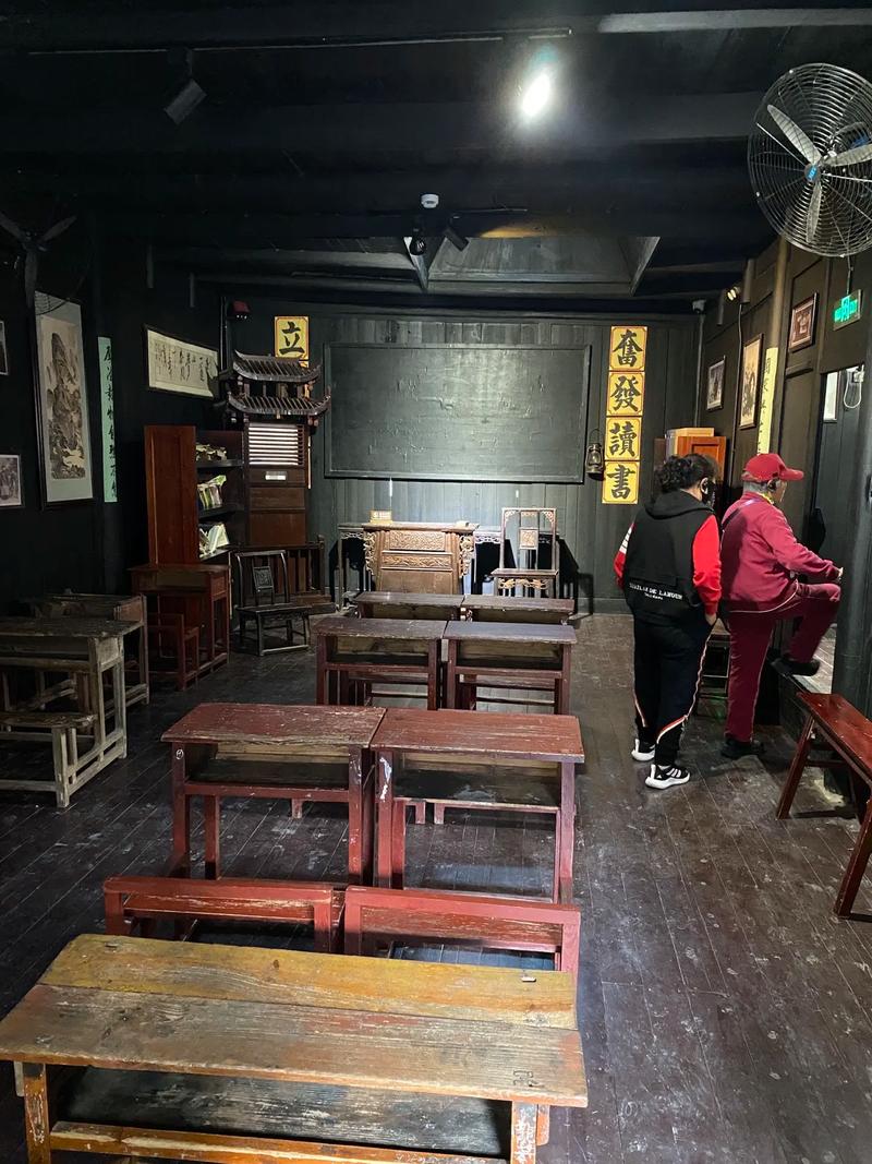 游览张家界土司王府和天门山风景区:土司王原为西南最大土皇帝, - 抖