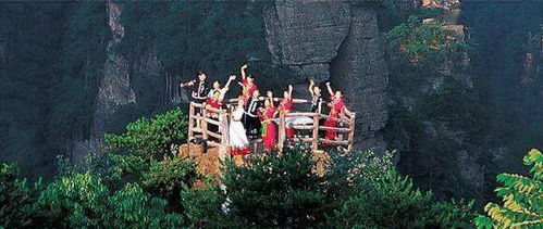 1月14 19日起驾张家界,游名山秀水,访长征出发地,赴土家赶年宴,赏瑶家菇凉晚会,享政府补贴6日游 荆州