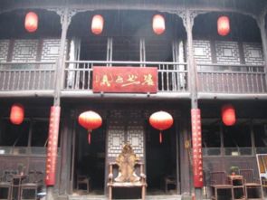 全景4日精品游 韶山 张家界国家森林公园 云天渡玻璃桥 天门山 玻璃栈道 溪布老街 凤凰古城 赠送烟雨张家界晚会 带你吃遍当地特色用餐 绝不强制消费